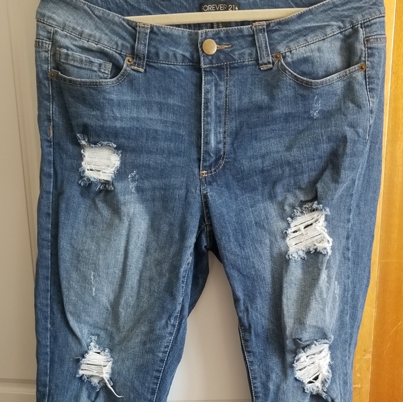 🍭🚨Forever 21+ distressed denim jeans - Picture 5 of 7